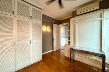 Ara Hill Condominium