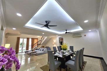 Kiara Peak (Puncak Kiara)