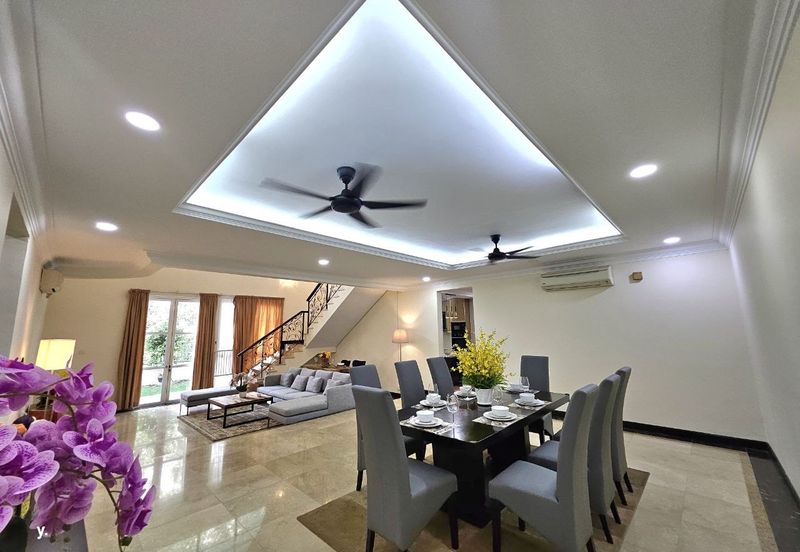 Kiara Peak (Puncak Kiara)