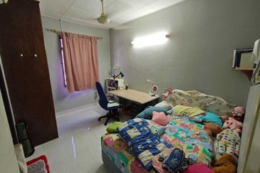 Bandar Laguna Merbok