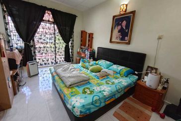 Bandar Laguna Merbok