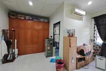 Bandar Laguna Merbok