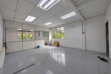 Jalan Angsana, Kampung Pengkalan Lebai Man