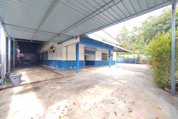 Jalan Angsana, Kampung Pengkalan Lebai Man