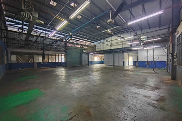 Jalan Angsana, Kampung Pengkalan Lebai Man