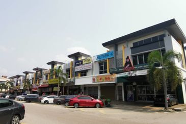 Bandar Laguna Merbok