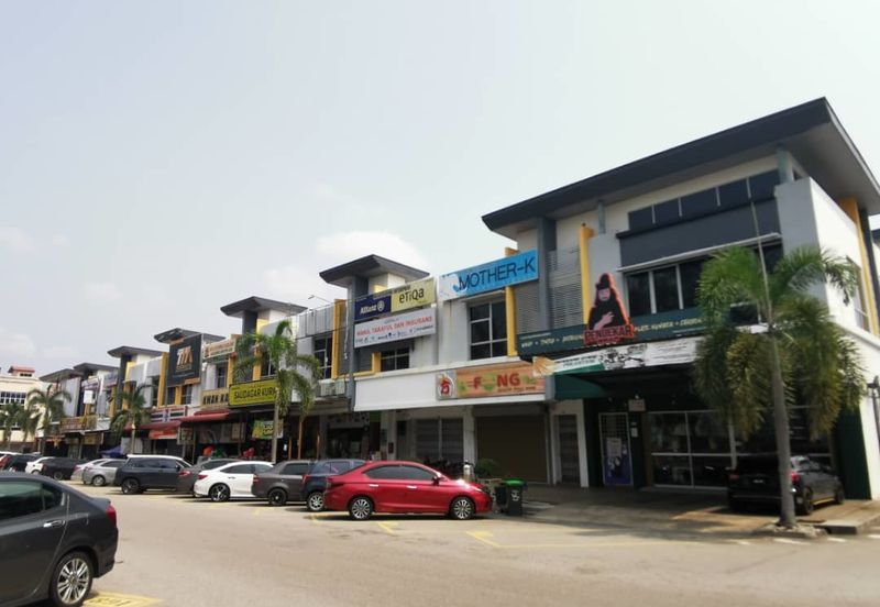 Bandar Laguna Merbok