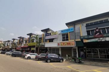 Bandar Laguna Merbok