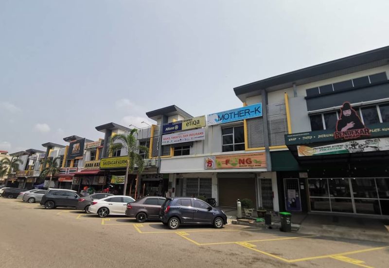 Bandar Laguna Merbok