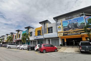 Bandar Laguna Merbok