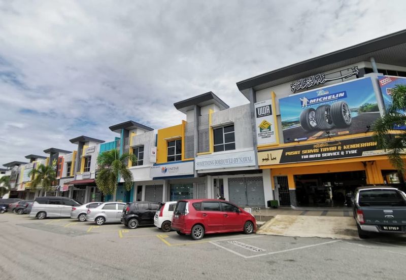 Bandar Laguna Merbok