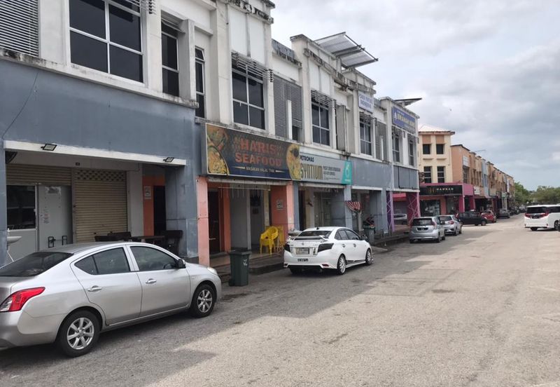 Bandar Laguna Merbok