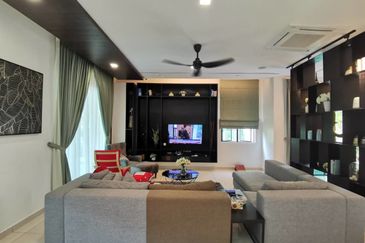 Sierra, Bukit Banyan