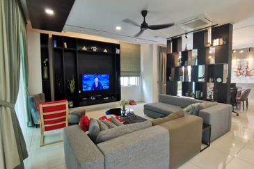 Sierra, Bukit Banyan