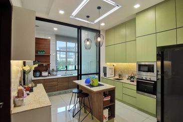 Sierra, Bukit Banyan