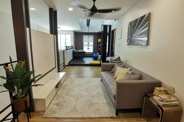 Sierra, Bukit Banyan