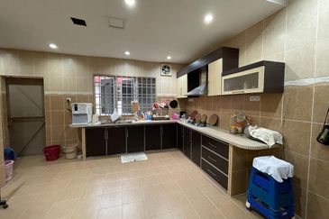 Bandar Laguna Merbok