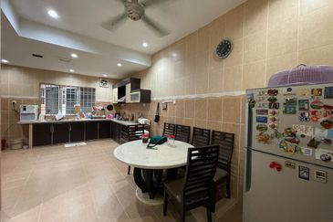 Bandar Laguna Merbok