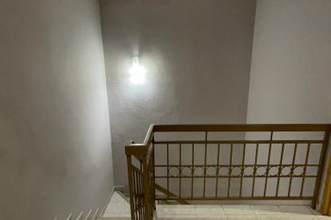 Bandar Laguna Merbok