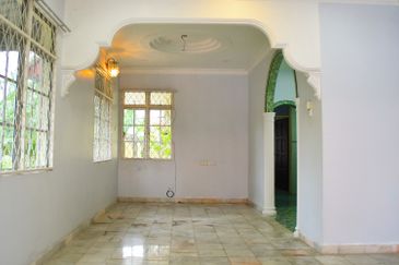 Bandar Laguna Merbok