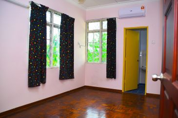 Bandar Laguna Merbok