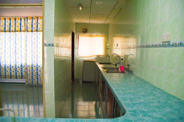 Bandar Laguna Merbok