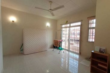 Bandar Laguna Merbok