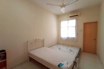 Bandar Laguna Merbok