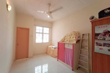 Bandar Laguna Merbok