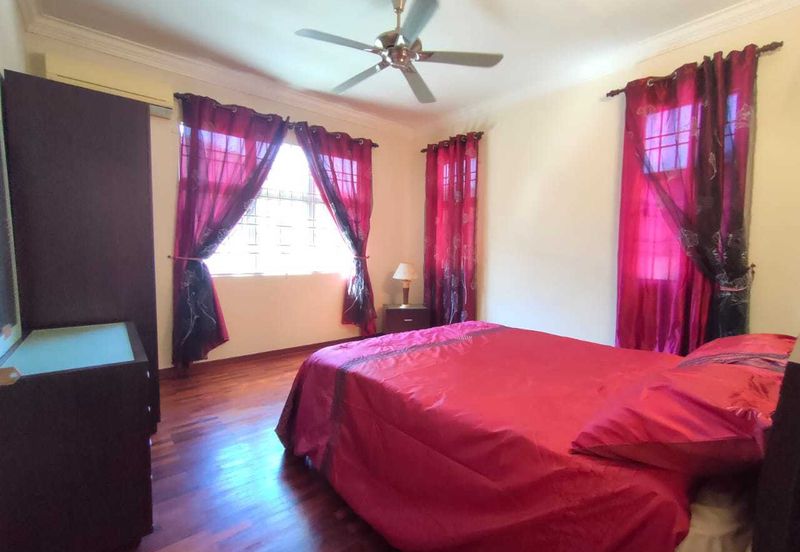 Bandar Laguna Merbok