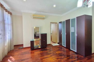 Bandar Laguna Merbok