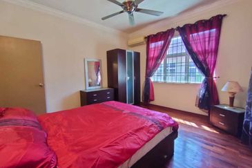 Bandar Laguna Merbok