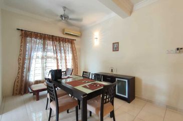 Bandar Laguna Merbok