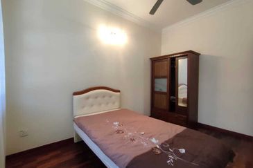 Bandar Laguna Merbok