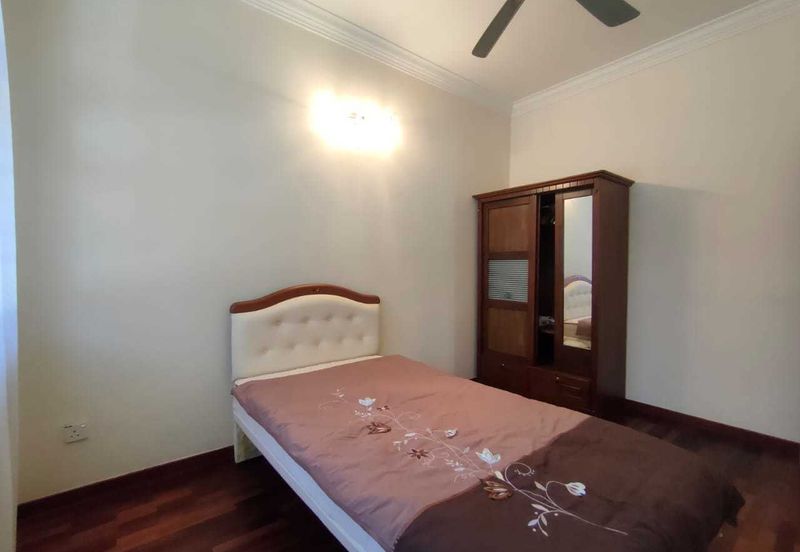 Bandar Laguna Merbok