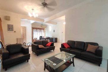 Bandar Laguna Merbok