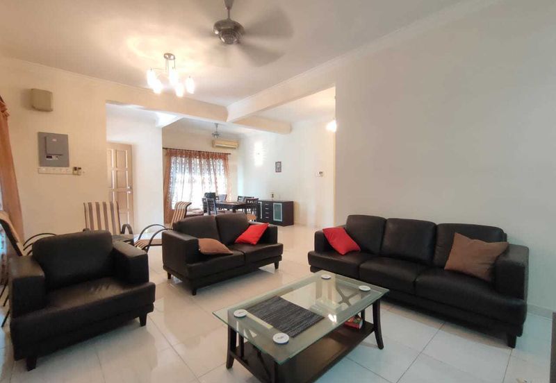 Bandar Laguna Merbok