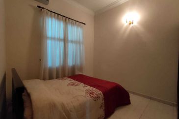 Bandar Laguna Merbok