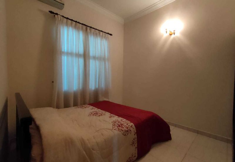 Bandar Laguna Merbok