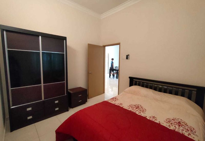 Bandar Laguna Merbok