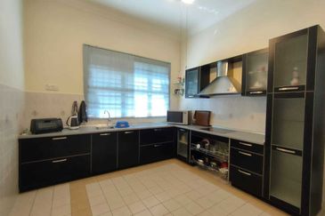 Bandar Laguna Merbok