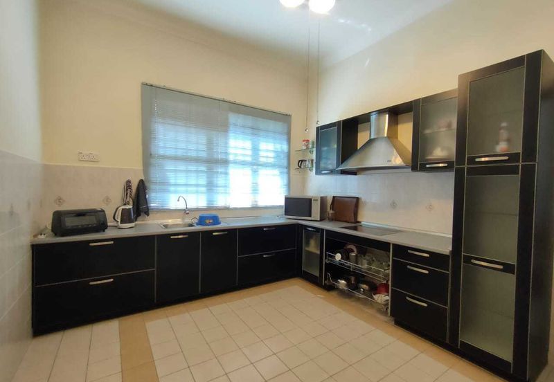 Bandar Laguna Merbok