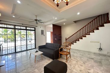 Bandar Laguna Merbok