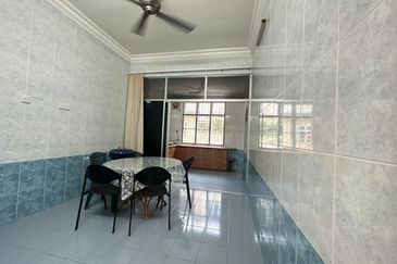 Bandar Laguna Merbok