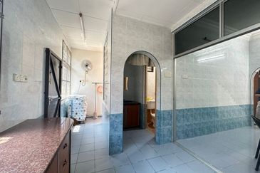 Bandar Laguna Merbok