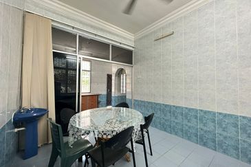 Bandar Laguna Merbok