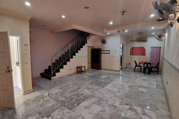 Bandar Laguna Merbok