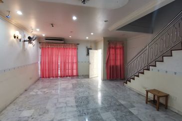 Bandar Laguna Merbok