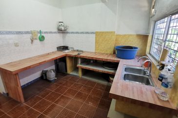 Bandar Laguna Merbok