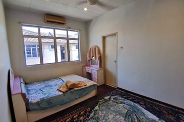 Bandar Laguna Merbok